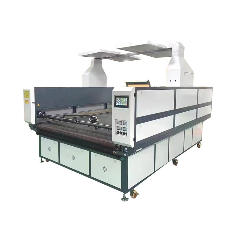 皮料切割设备跟人工裁剪相比有啥好处？